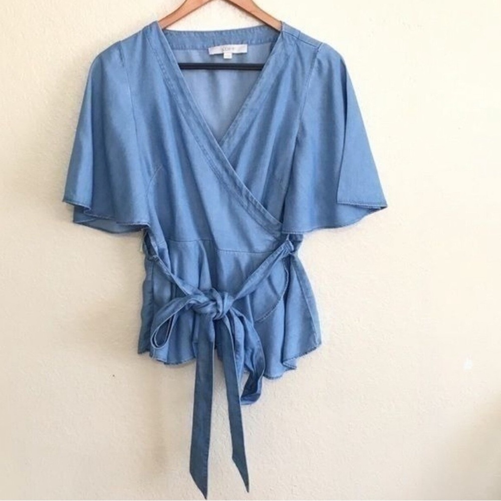 LOFT Blue Denim Chambray Wrap Top Flutter
Sleeve Medium
